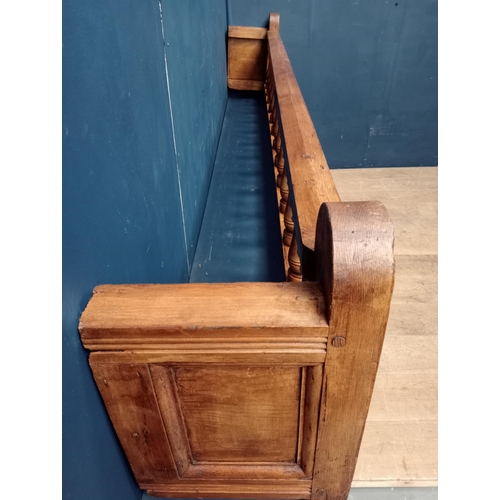 510 - Victorian Pitch pine balustrade {H 51cm x W 262cm x D 31cm }.