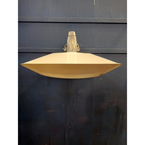 533 - Retro industrial cream enamel exterior  light {H 18cm x W25cm x D 62m }.