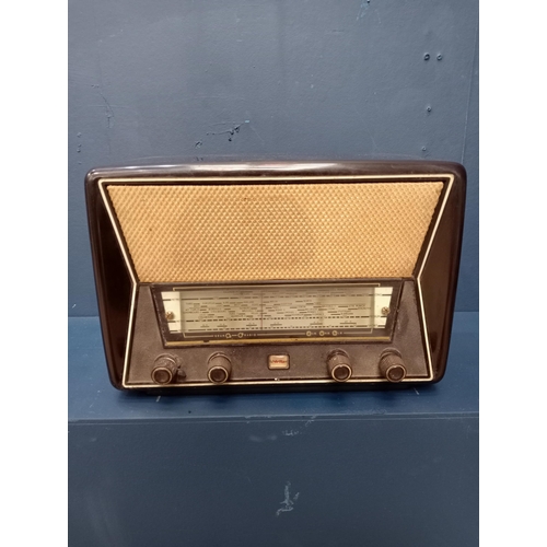 572 - Stella radio  {H 27cm x W 39cm x D 18cm}.