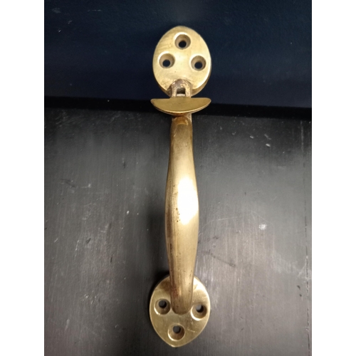 707 - 19th C. Brass door handle with latch {H 20cm x W 4cm x D 9cm}.