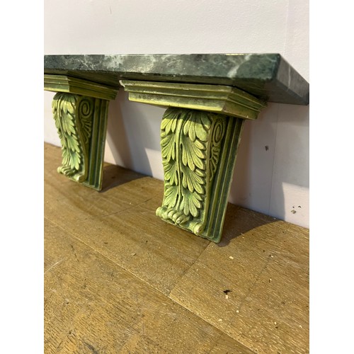 202 - Green marble shelf decorated with acanthus leaves corbels. {H 23cm x w 50cm x d 13cm }.