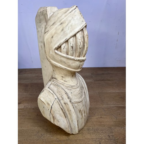 565 - Solid Wooden bust of knight  {H 73cm x W 35cm x D 27cm }.