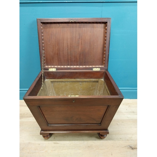 307 - William IV mahogany cellarette with original interior. {52 cm H x 64 cm W x 45 cm D}.