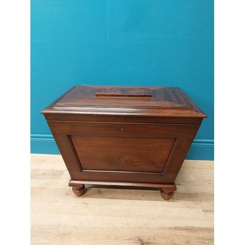 307 - William IV mahogany cellarette with original interior. {52 cm H x 64 cm W x 45 cm D}.