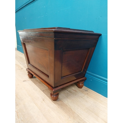 307 - William IV mahogany cellarette with original interior. {52 cm H x 64 cm W x 45 cm D}.