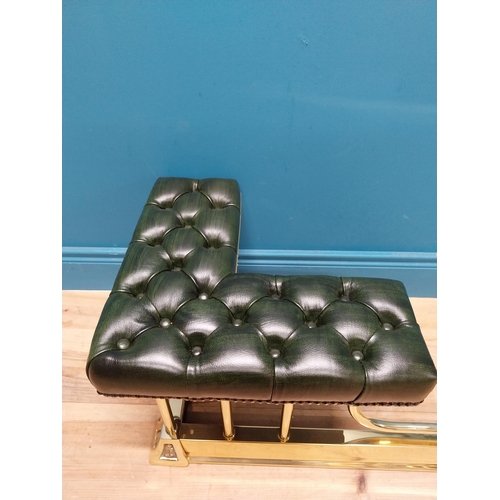 373 - Exceptional quality brass club fender with upholstered leather seating. {38 cm H x 142 cm W  x 43 cm... 