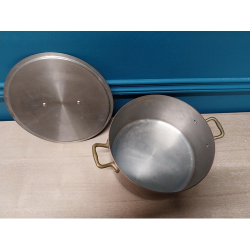 41 - Good quality French lidded copper pan {17cm H x 32cm W x 26cm D}