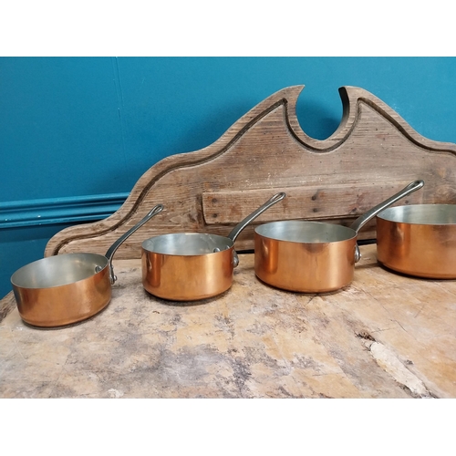 512 - Good quality set of five graduated copper saucepans. {19 cm H x 34 cm W x 18 cm D to 10 cm H x 20 cm... 