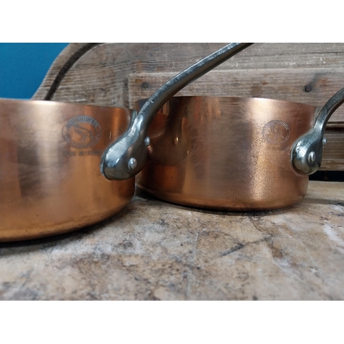 512 - Good quality set of five graduated copper saucepans. {19 cm H x 34 cm W x 18 cm D to 10 cm H x 20 cm... 