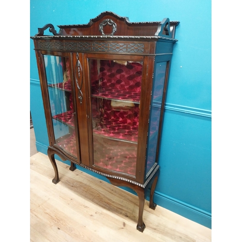 568 - Edwardian mahogany bow front display cabinet. {170 cm H x 110 cm W x 37 cm D}.