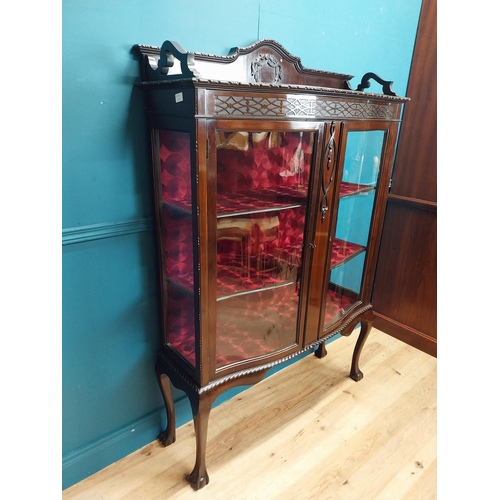 568 - Edwardian mahogany bow front display cabinet. {170 cm H x 110 cm W x 37 cm D}.