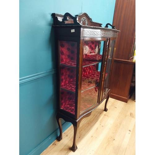 568 - Edwardian mahogany bow front display cabinet. {170 cm H x 110 cm W x 37 cm D}.