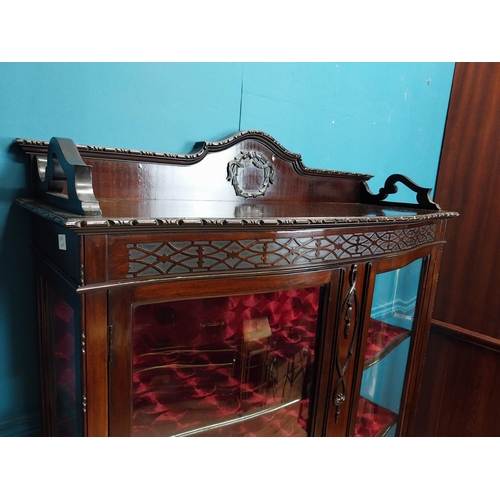 568 - Edwardian mahogany bow front display cabinet. {170 cm H x 110 cm W x 37 cm D}.