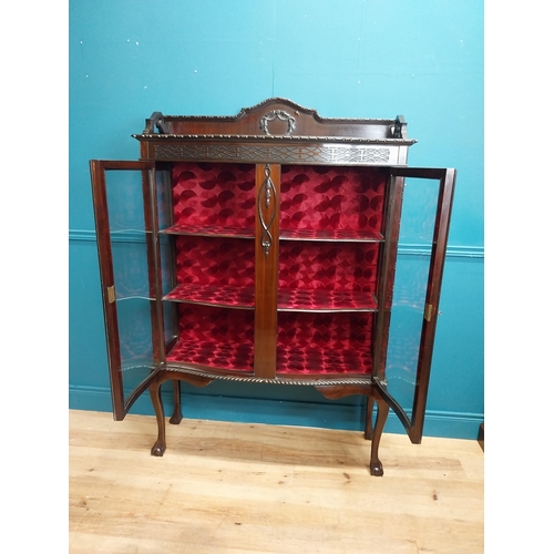 568 - Edwardian mahogany bow front display cabinet. {170 cm H x 110 cm W x 37 cm D}.