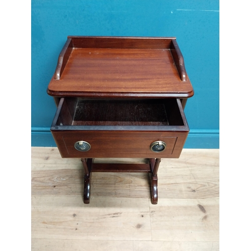 588 - Mahogany side table with single drawer in frieze. {65 cm H x 38 cm W x 30 cm D}.