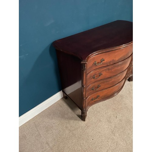 524A - Good quality Edwardian mahogany serpentine front chest of drawers in the Georgian style {88 cm H x 1... 