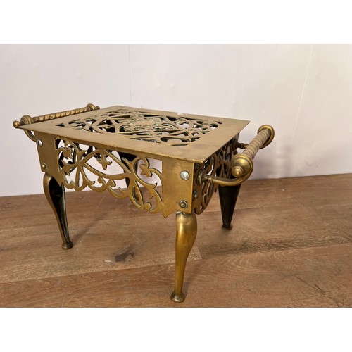 285 - Brass Trivet {H 30cm x L 46cm x W 29cm } (NOT AVAILABLE TO VIEW IN PERSON)