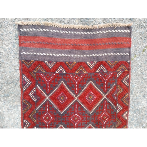 330A - Good quality decorative carpet runner {373cm W x 75cm L} (not available to view in person).