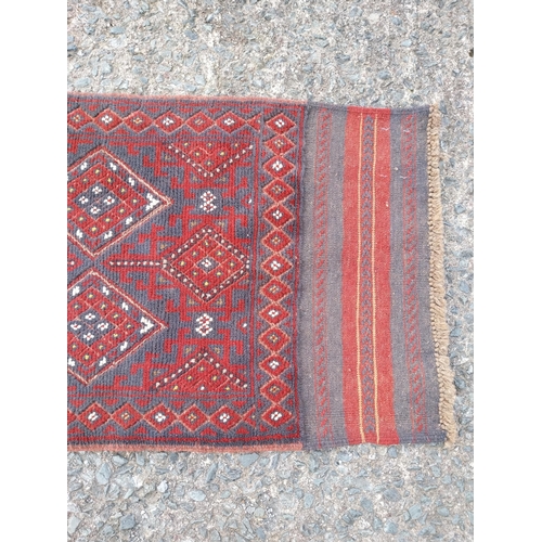 420A - Good quality decorative carpet runner {246cm W x 60cm L} (not available to view in person).