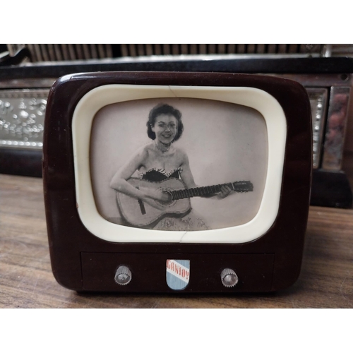 208 - 1950's Gantoy Bakelite jewellery box in the form of a TV. {10 cm H x 12 cm W x 10 cm D}.