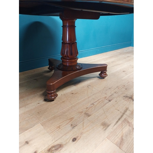 166 - William IV centre table raised on turned column and platform base {76 cm H x 126 cm Dia.}.