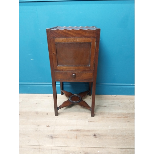 262 - Edwardian mahogany pot cupboard in the Georgian style {75 cm H x 36 cm W x 36 cm D}.