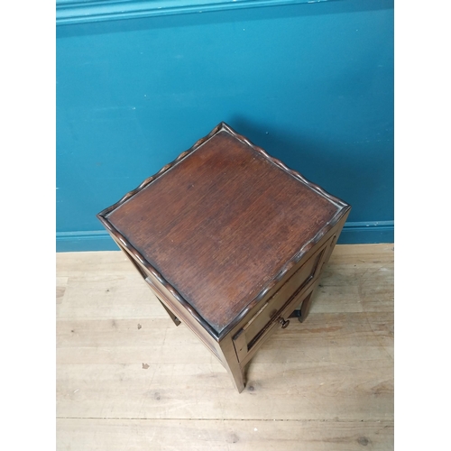 262 - Edwardian mahogany pot cupboard in the Georgian style {75 cm H x 36 cm W x 36 cm D}.