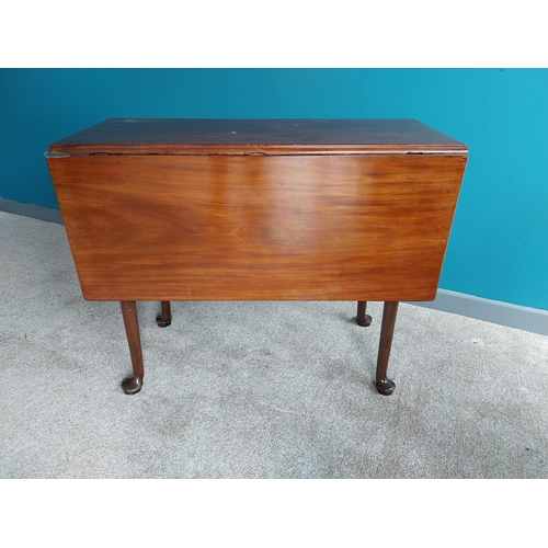 929 - Irish Georgian mahogany drop leaf table with single drawer in the frieze raised on cabriole legs.