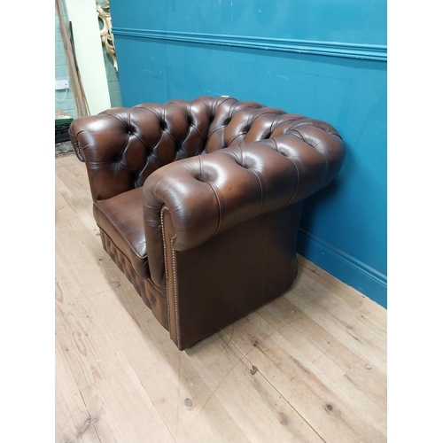 99 - Good quality leather deep buttoned Chesterfield club chair {73 cm H x 93 cm W x 90 cm D}.