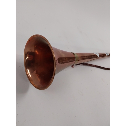 250 - Brass and copper coach horn. {90 cm L  x 11 cm Dia.}.