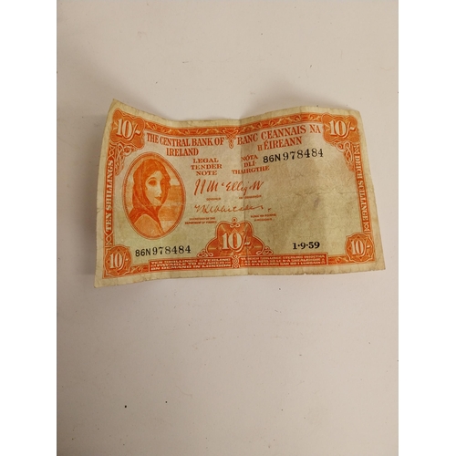 391 - 1967 Bank of Ireland �1 note, 1963 and 1959 Lady Lavery 10 shilling notes.