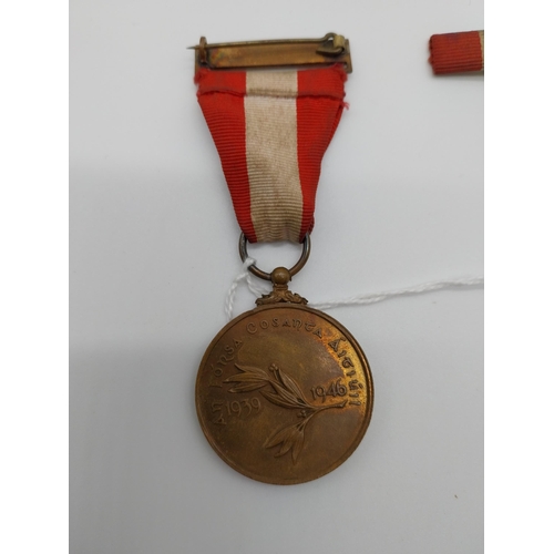 424 - Irish Emergency Service Medal, the military decoration of the Republic of Ireland that was awarded t... 