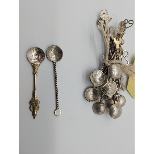 516 - Collecton of 15 sml silver coin spoons