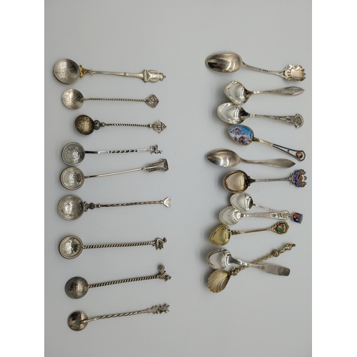 516 - Collecton of 15 sml silver coin spoons