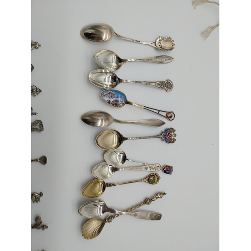 516 - Collecton of 15 sml silver coin spoons