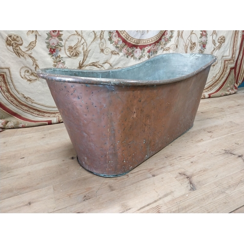 88 - 19th C. French copper bath. {62 cm H x 150 cm W x 60 cm D}.