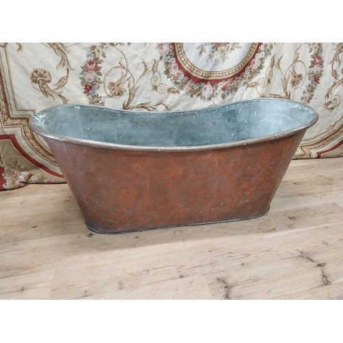 88 - 19th C. French copper bath. {62 cm H x 150 cm W x 60 cm D}.