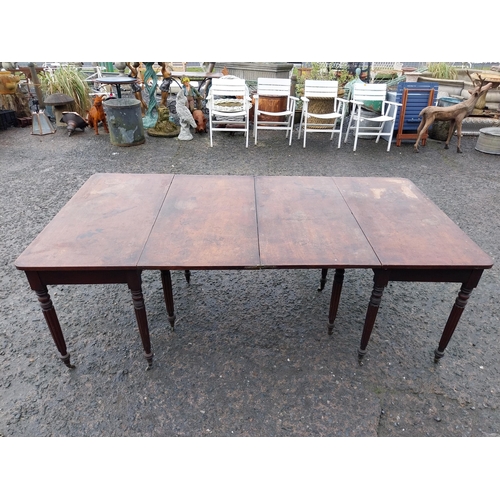 886 - Irish Georgian mahogany economy dining table {}.