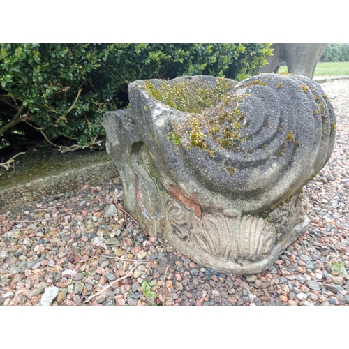 1015 - Pair of composition stone shell planters {H 38cm x 40 x 40cm }.