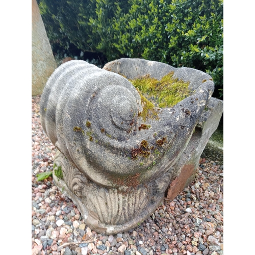 1015 - Pair of composition stone shell planters {H 38cm x 40 x 40cm }.