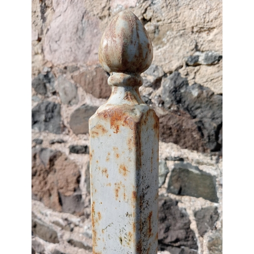 1021 - Metal hitching post {H 176cm x W 20cm x D 20cm }.