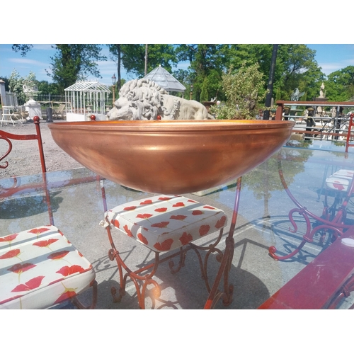 260 - Good quality copper bird bath {16 cm H x 50 cm Dia.}.