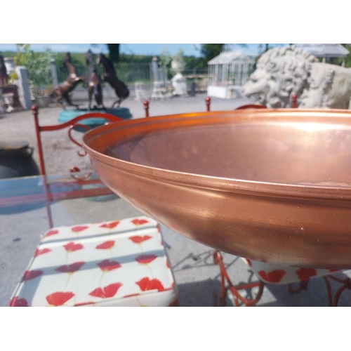 260 - Good quality copper bird bath {16 cm H x 50 cm Dia.}.