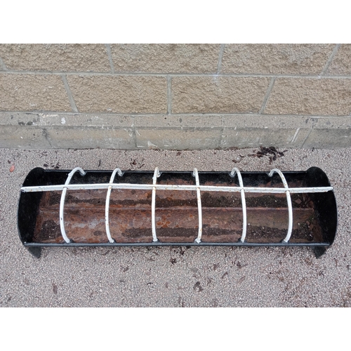 289 - Heavy black and white cast iron feeding trough {H 30cm x W 143cm x D 37cm }. (NOT AVAILABLE TO VIEW ... 