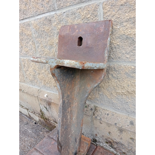 299 - Pair of cast iron hooked brackets {H 60cm x W 30cm x D 25cm }. (NOT AVAILABLE TO VIEW IN PERSON)