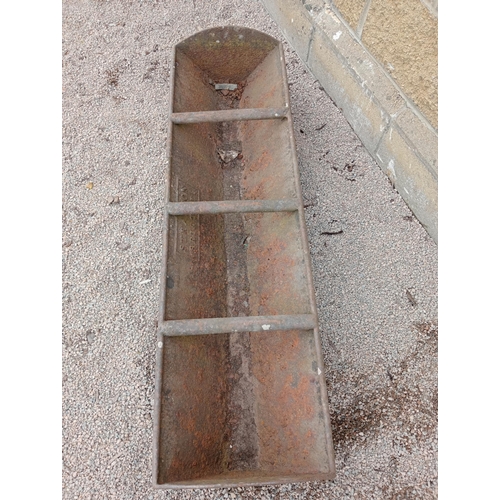 397 - Cast iron feeding trough {H 28cm x W 142cm x D 30cm }. (NOT AVAILABLE TO VIEW IN PERSON)