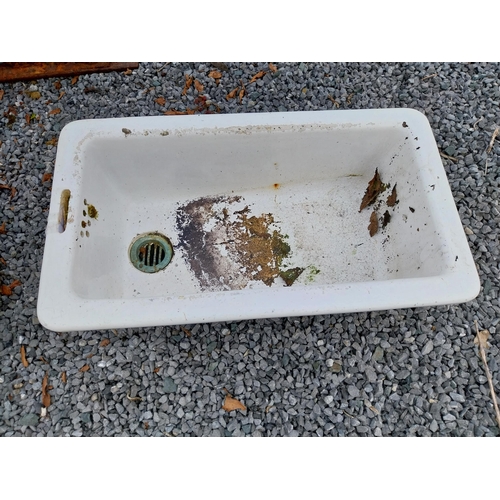 425 - Early 20th C. stoneware sink {28 cm H x 69 cm W x 39 cm D}.