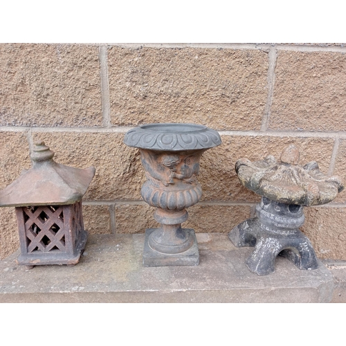 441 - Three garden ornaments {H 34cm down to H 30cm }. (NOT AVAILABLE TO VIEW IN PERSON)