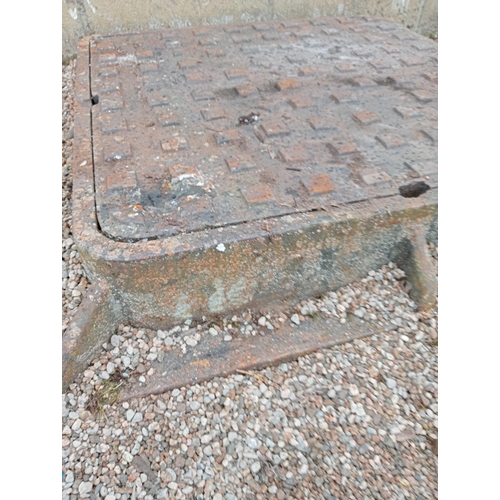 453 - Large cast iron manhole {H 15cm x 70 x 70}. (NOT AVAILABLE TO VIEW IN PERSON)