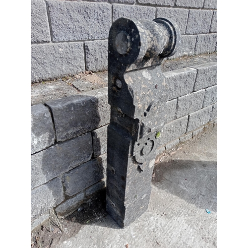 547 - Stone gate post {H 125cm x W 23cm x D 19cm }. (NOT AVAILABLE TO VIEW IN PERSON)